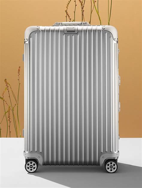 rimowa official website.